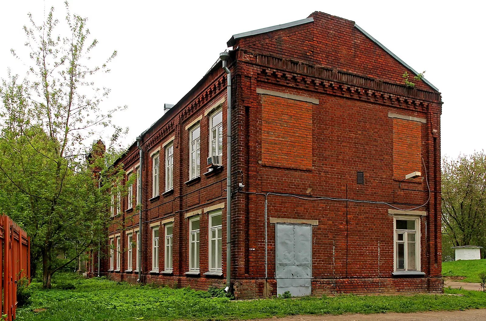 первомайское больница адрес