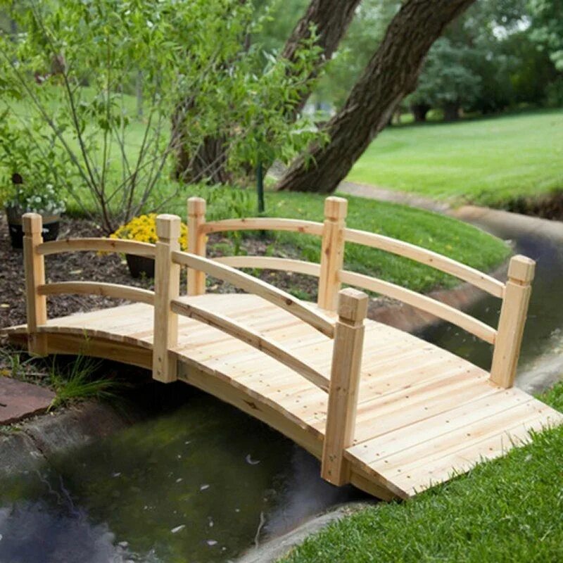 Построить деревянный мост. Деревянный мостик для сада. Мостик деревянный декоративный. Декоративный мостик для сада. Маленькие декоративные мостики для сада.