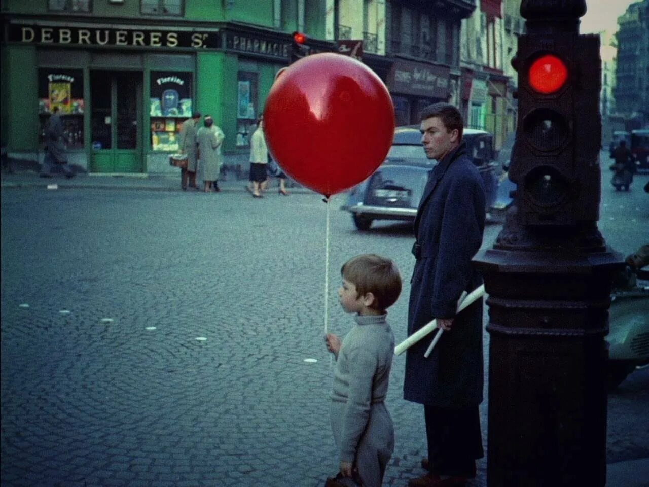 Иногда шаров. Красный шар Альбер Ламорис. Красный шар 1956 год реж.Альбер Ламорис.