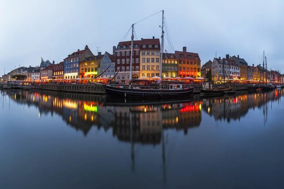 Копенгаген википедия. Дания Нюхавн. Nyhavn Копенгаген. Нюхавн Дания Вики. Копенгаген центр города.