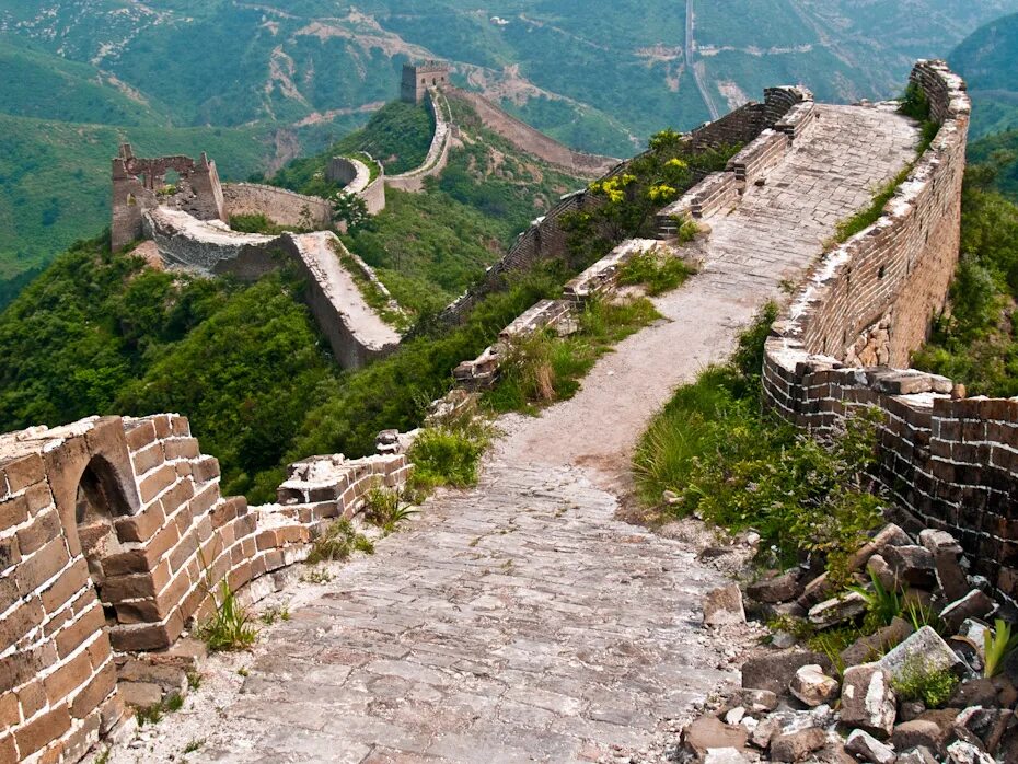 Части великой китайской стены. Великая китайская стена разрушение. Руины Великой китайской стены. Великая китайская стена разрушенные участки. Китайская стена разрушена.