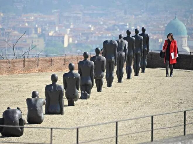 File:ANTHONY GORMLEY,S ANOTHER PLACE AT CROSBY BEACH NEAR LIVERPOOL NOV 2010 (52