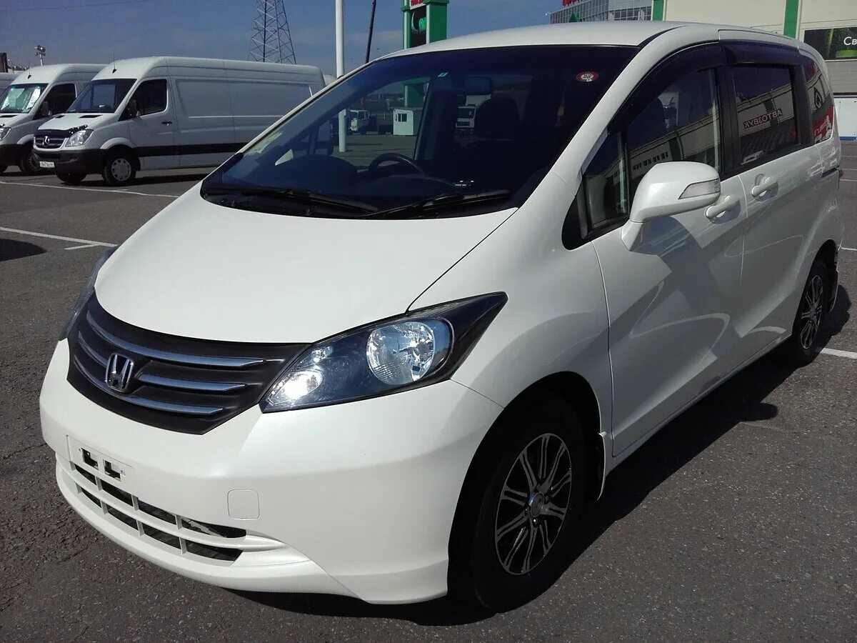 Honda freed Spike 2011. Хонда Фрид 7 местная. Honda freed 5 местный. Honda freed 2011 год. Honda freed двигатель