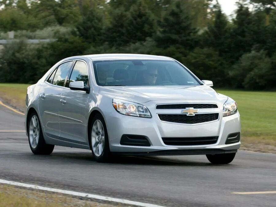 Кто выпускает автомобиль. Chevrolet Malibu седан 2012. Chevrolet Malibu 2011. Шевроле седан 2011. Chevrolet седан Малибу.