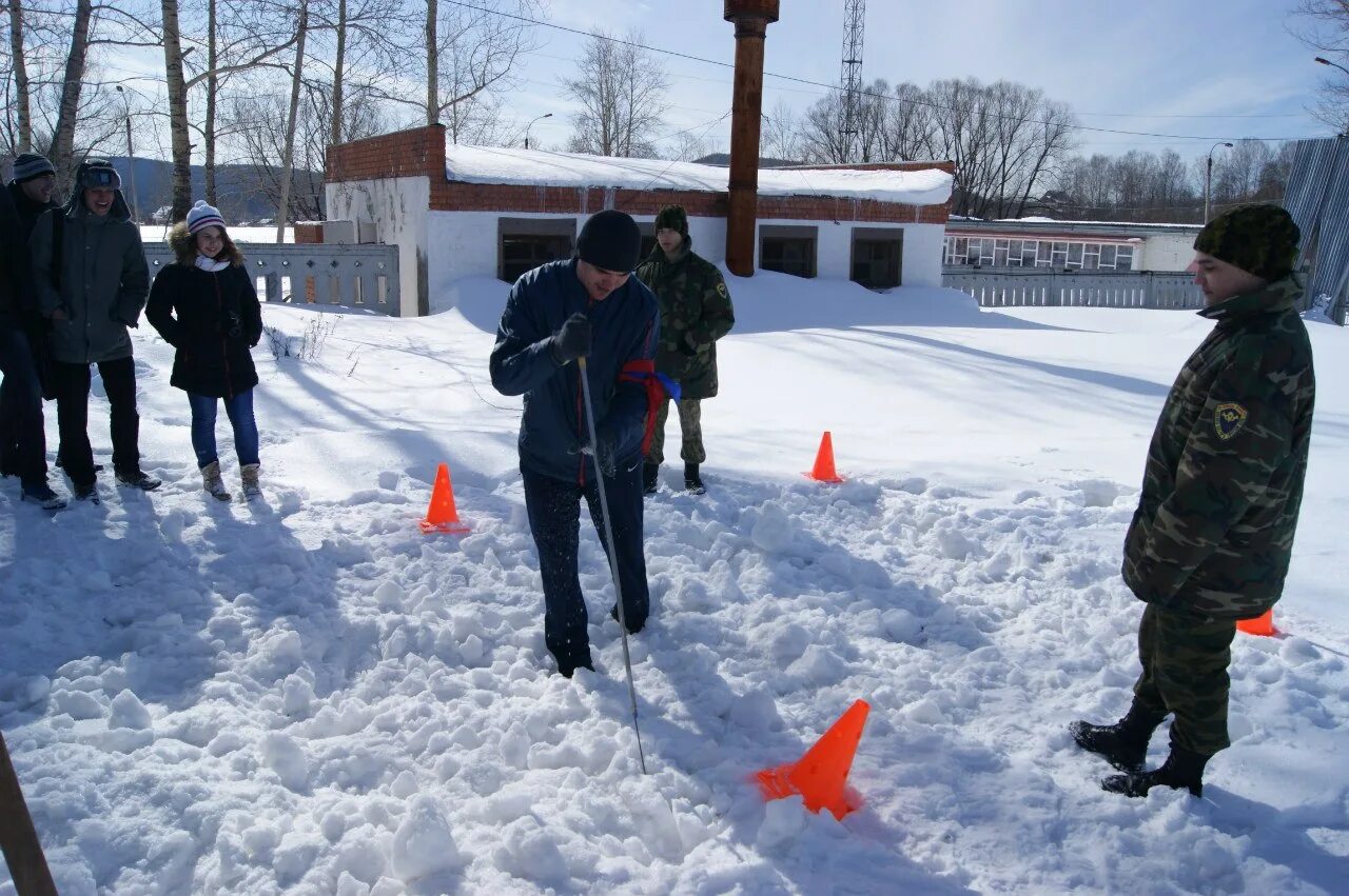 соревнования на улице зимой. дети на прогулке в детском саду. зимние забавы в доу. игры зимой. развлечения для детей на улице зимой.