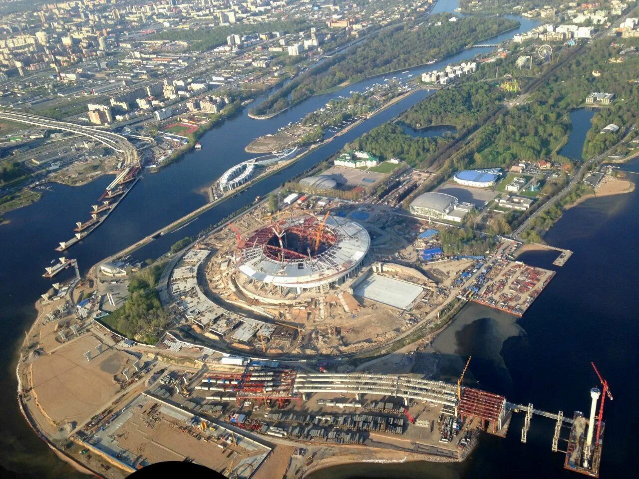 крестовый остров санкт петербург. крестовский остров. зсд стадион питер. крестовский залив. острова спб крестовский остров.