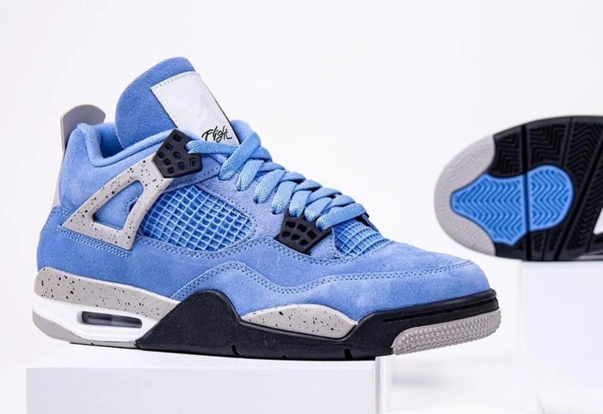 Air jordan retro blue. Найк аир джордан 4 юниверсити блю. nike air jordan 4 blue. nike air jordan 4 retro unc. nike air jordan 4 голубые.