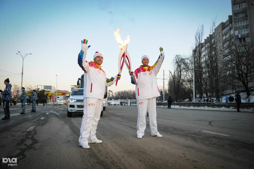 Олимпийский огонь сочи 2014. В калининграде!. Олимпийский огонь в хабаровске. Олимпийский огонь афины. Олимпийский огонь в коломне.
