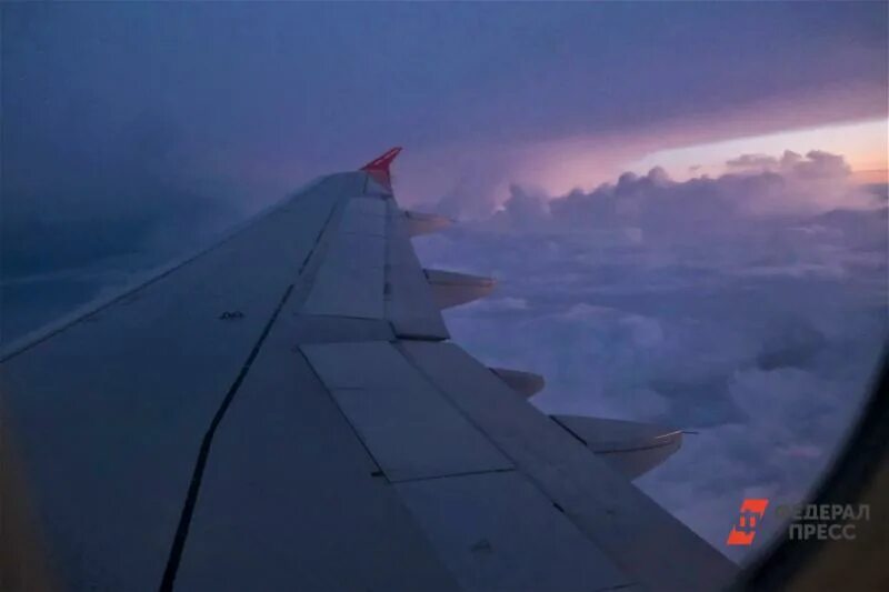 Вид из иллюминатора самолета. Посадка самолета. Фото из самолёта в полёте. Русские истребители в небе. Египет закрыл воздушное пространство