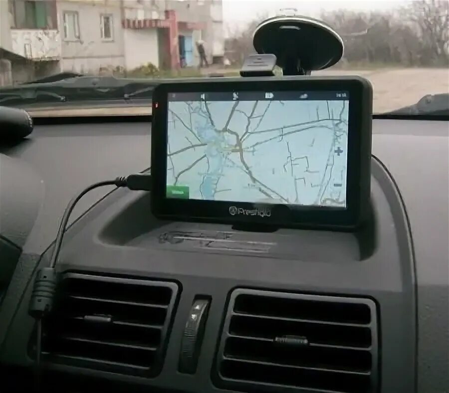 Авторизация авто в навигаторе. Подставка для навигатора GEOVISION 5120. Navitel GEOVISION 110. Навигатор автомобильный недорогой но хороший. Айфон 5 под навигатор в авто.