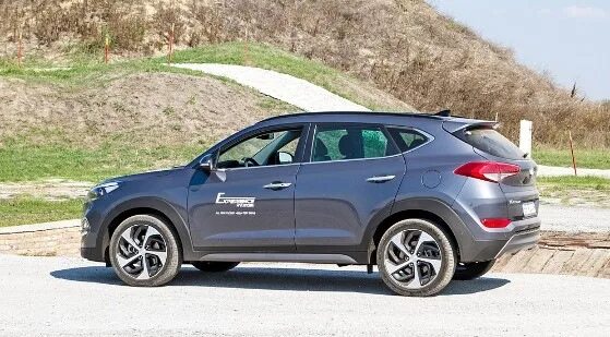 Тест драйв туссан. Hyundai Tucson сбоку. Туксон сбоку. Tucson сбоку. Туксон сбоку 2016.