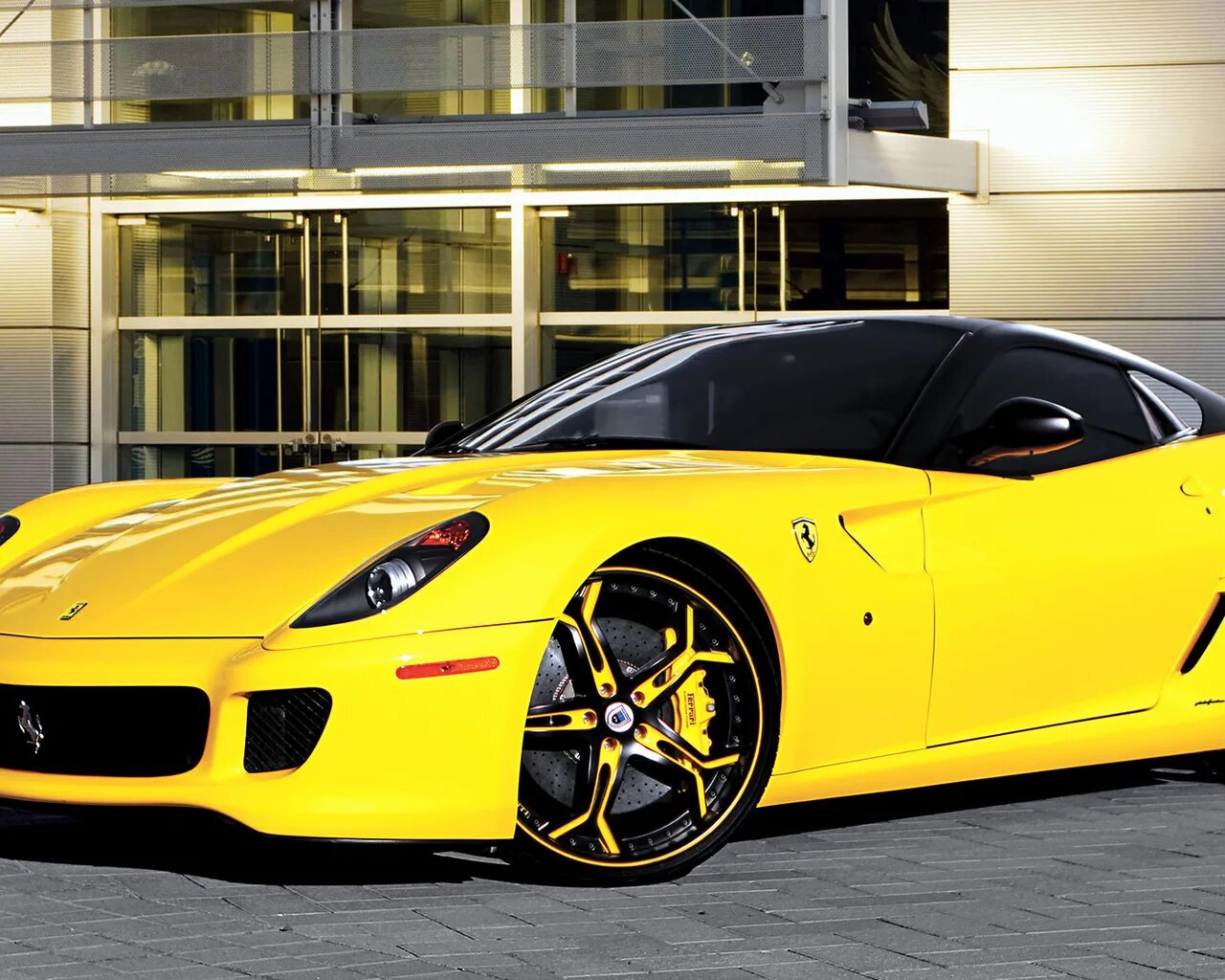 Феррари ф8 желтая. Машина желтая. Ferrari f430 yellow. Желтая машина это что значит. Желтая машина это что значит.