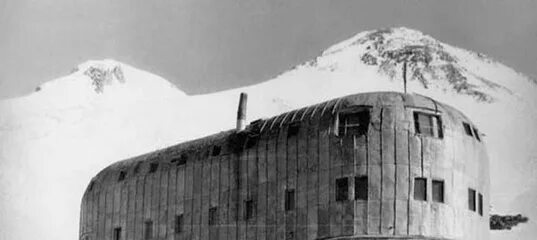 Caucasus. Elbrus hotel "Priut Eleven" on 145 people at the height of 4080 m. Hot