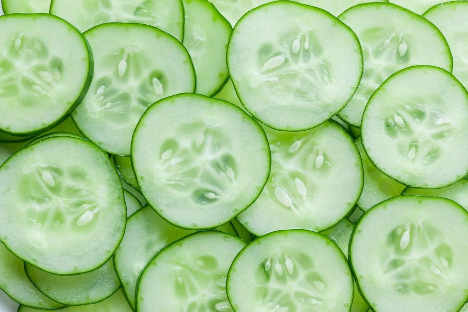 Vegetables and cucumber. Огурец нарезанный. Огурцы кружочками. Огурец нарезнные кружочками. Огурец порезанный кружочками.