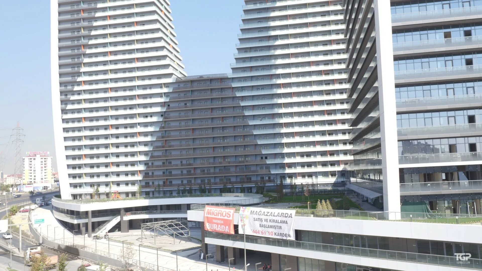 Real estate. Property platform. Естественная недвижимость. Краудфандинговая платформа. Propertyfinder.