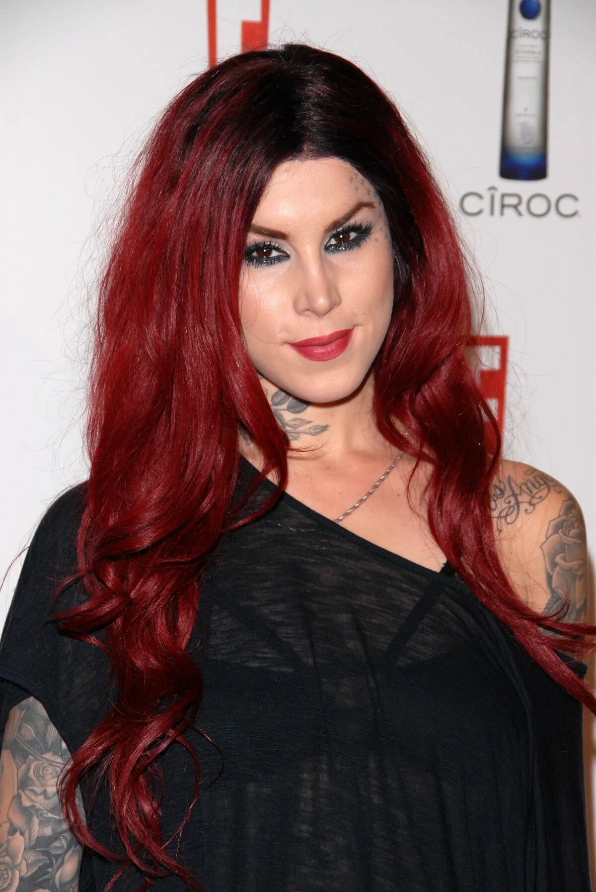 красное дерево насыщенный цвет волос. махагони красное дерево цвет для волос. волосы красное дерево. махагони красное дерево цвет для волос. махагони красное дерево цвет для волос.