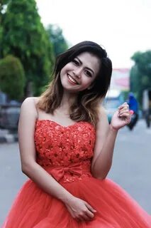 Hunting Foto Model IGO Cantik Tamy Oktaviani in Red Dress - Dzargon.