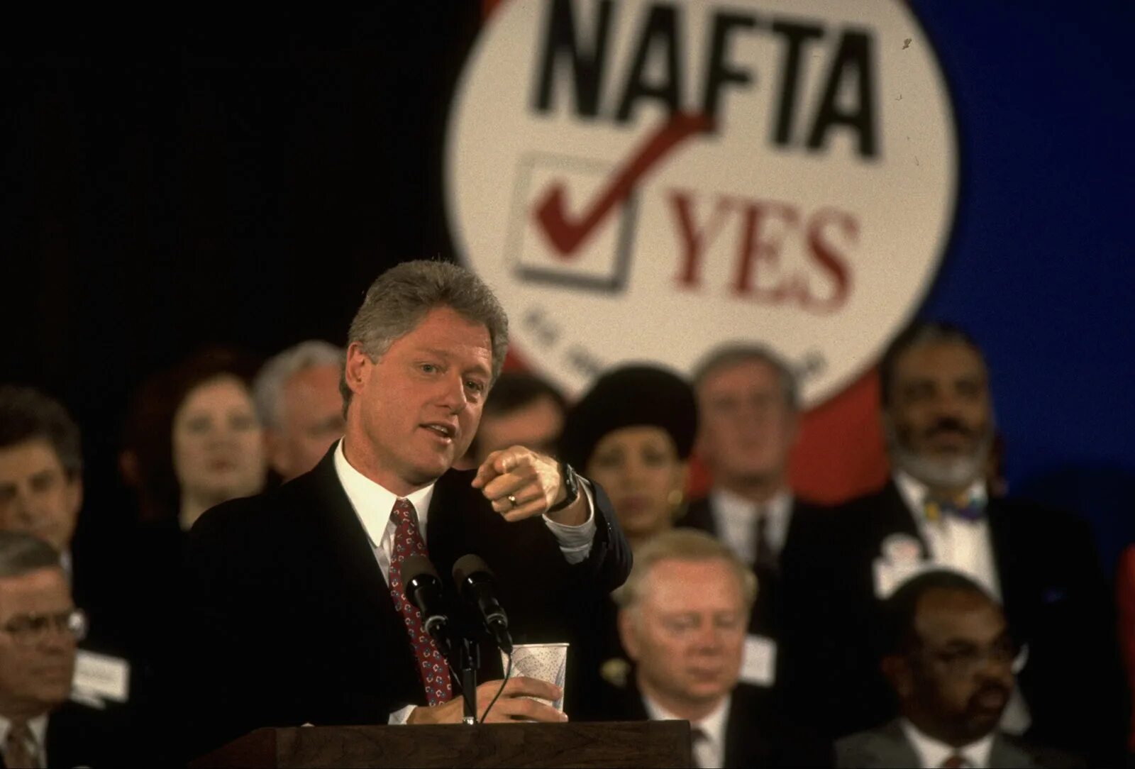 Expect 20. Билл Клинтон 1994. Нафта 1994. Нафта 1994 подписание. Nafta фото.