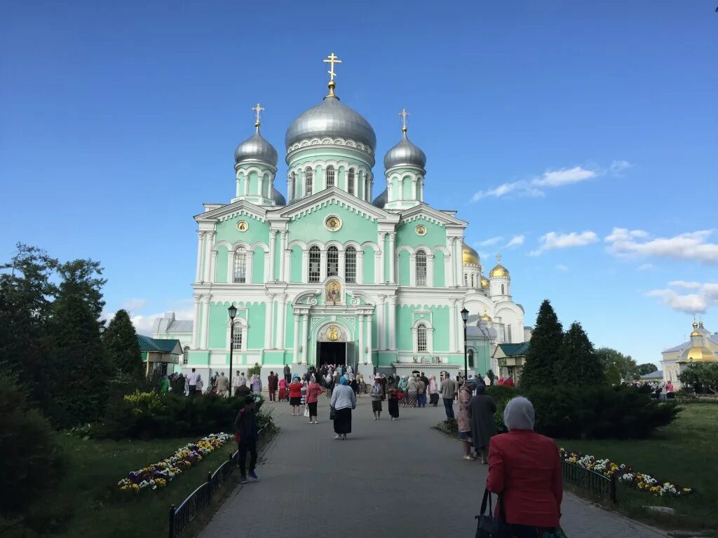 Нижний новгород дивеево как добраться. Свято-Троицкий Серафимо-Дивеевский монастырь. Свято-Троицкий Серафимо-Дивеевского женский монастырь карта. Кутузовский скит Серафимо-Дивеевского монастыря. Ново Дивеево монастырь.