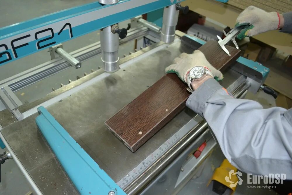 присадка распил. кромление лдсп на станке. распил лдсп. присадка распил. присадка деталей корпусной мебели.