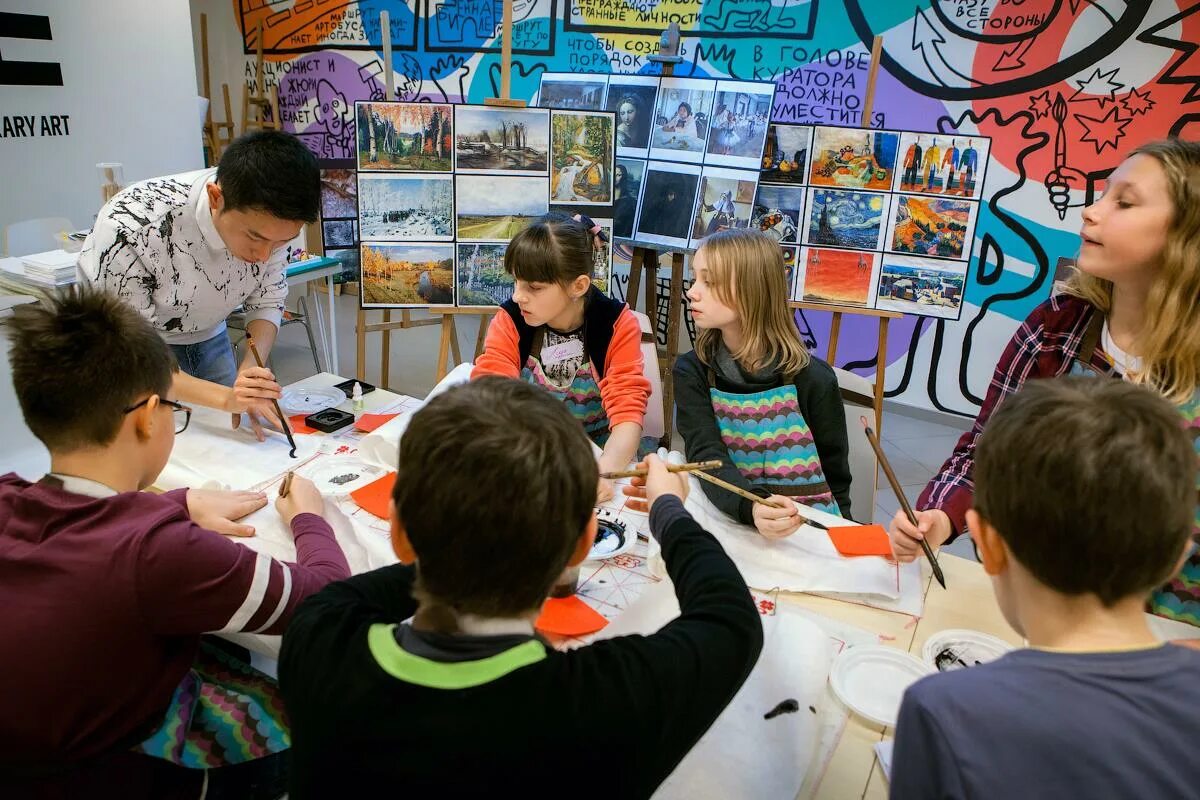 Занятие с носителем английского языка для детей. Школа английского для дошкольников. Занятие с носителем английского языка для детей. Занятия с носителем английского. Урок английского с носителем.