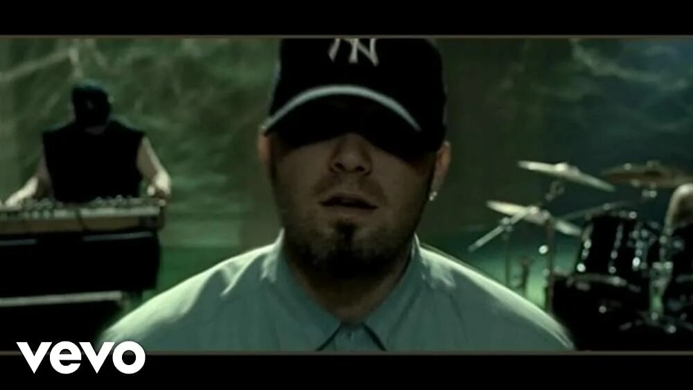 Limp Bizkit 2001. Limp Bizkit Boiler клип. Лимп бизкит бойлер клип. Новый клип Limp Bizkit.