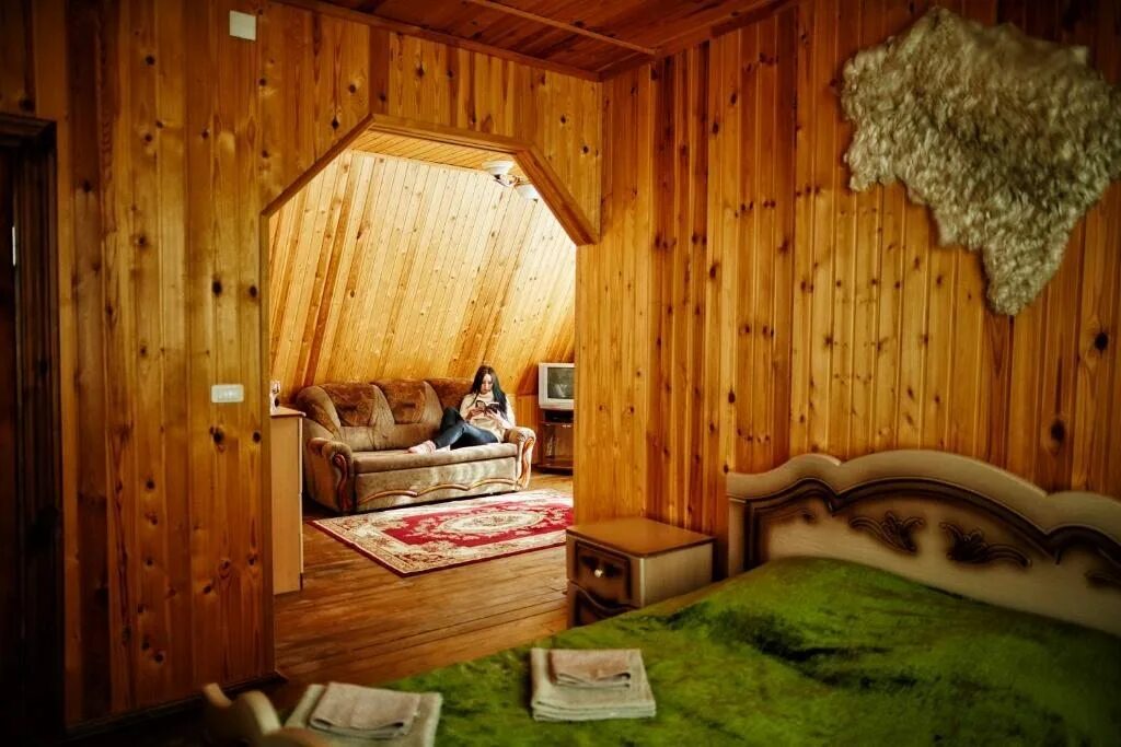 Гостевой дом чегет теберда. Eco village чегет баня. эко шале чегет. домбай гостиница деревянные домики.