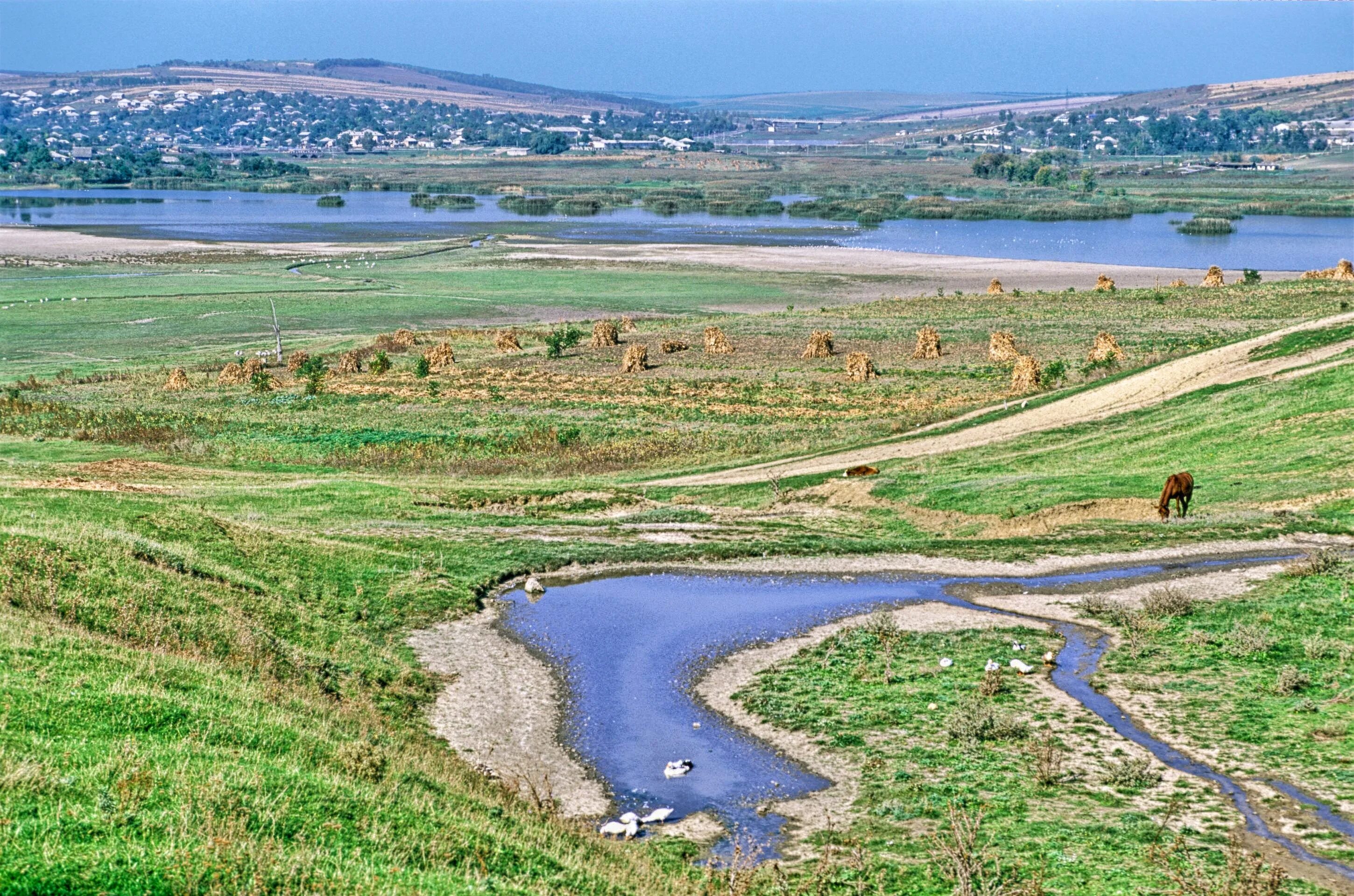 Молдавия это страна. Ландшафт Молдовы. Молдавия мамлекети. Молдова местность река. Республика Молдова природа.