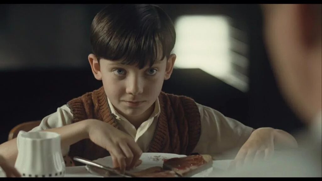 детская стрижка мальчику андеркат. дакота гойо 2011. мальчика под названием. совершенный мир (1993). современные мальчики модели.