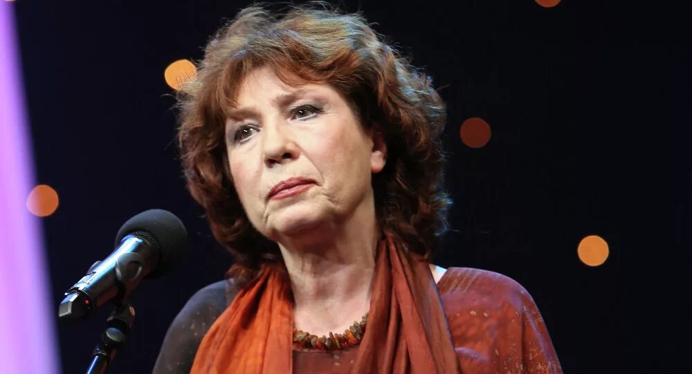 Сколько лет елене камбуровой в 2023. Елена камбурова романсы. Камбурова 2021. Елена камбурова сейчас. Елена камбурова 1972.