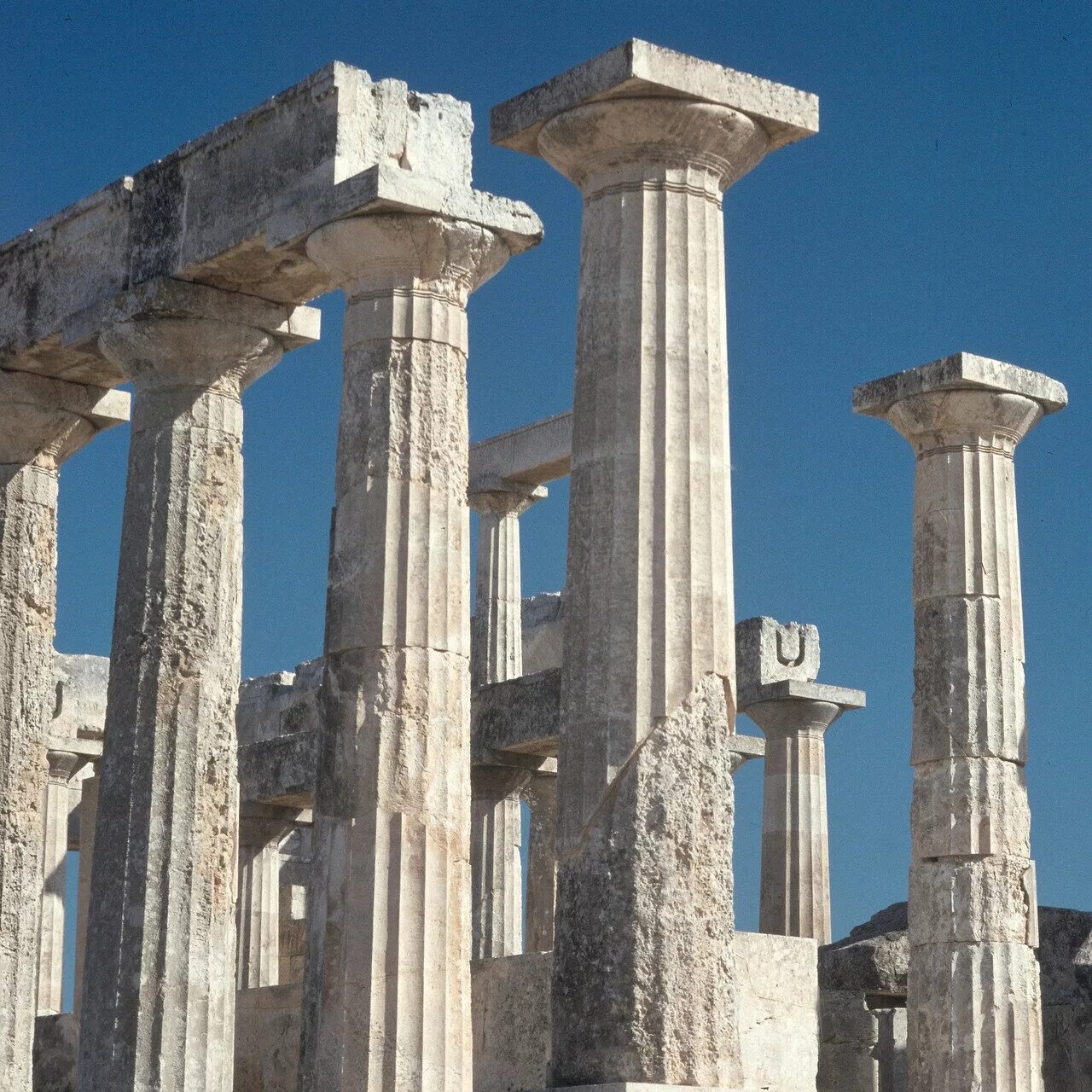 Аттика греция. Афины греция колизей. Ионический ордер древней греции. Колонны греции. Колонны греции.