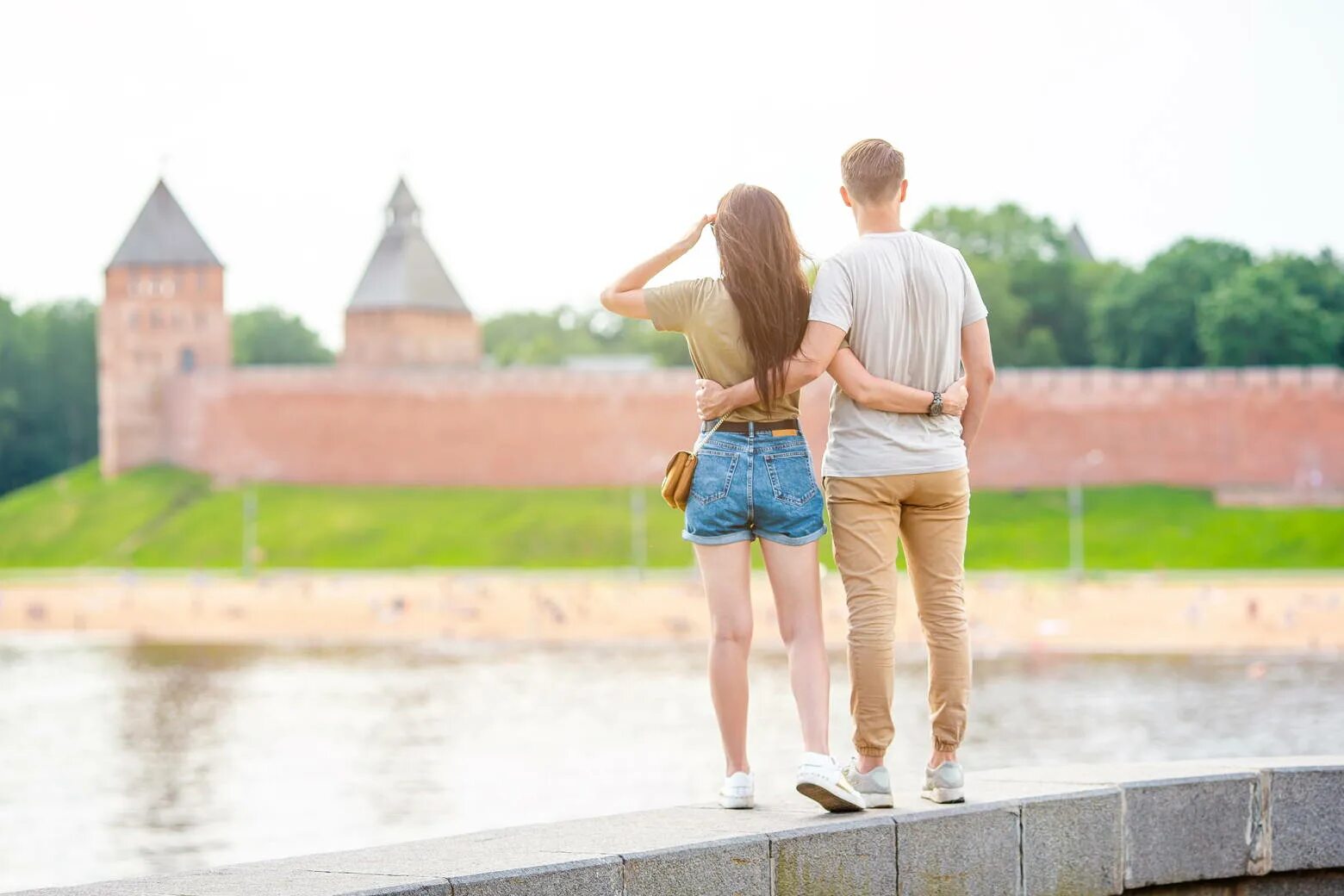 Экскурсия великий новгород 1 день. Наши прогулки Великий Новгород. Прогулка по великому Новгороду самостоятельно. Cвятые семья Великого Новгорода.