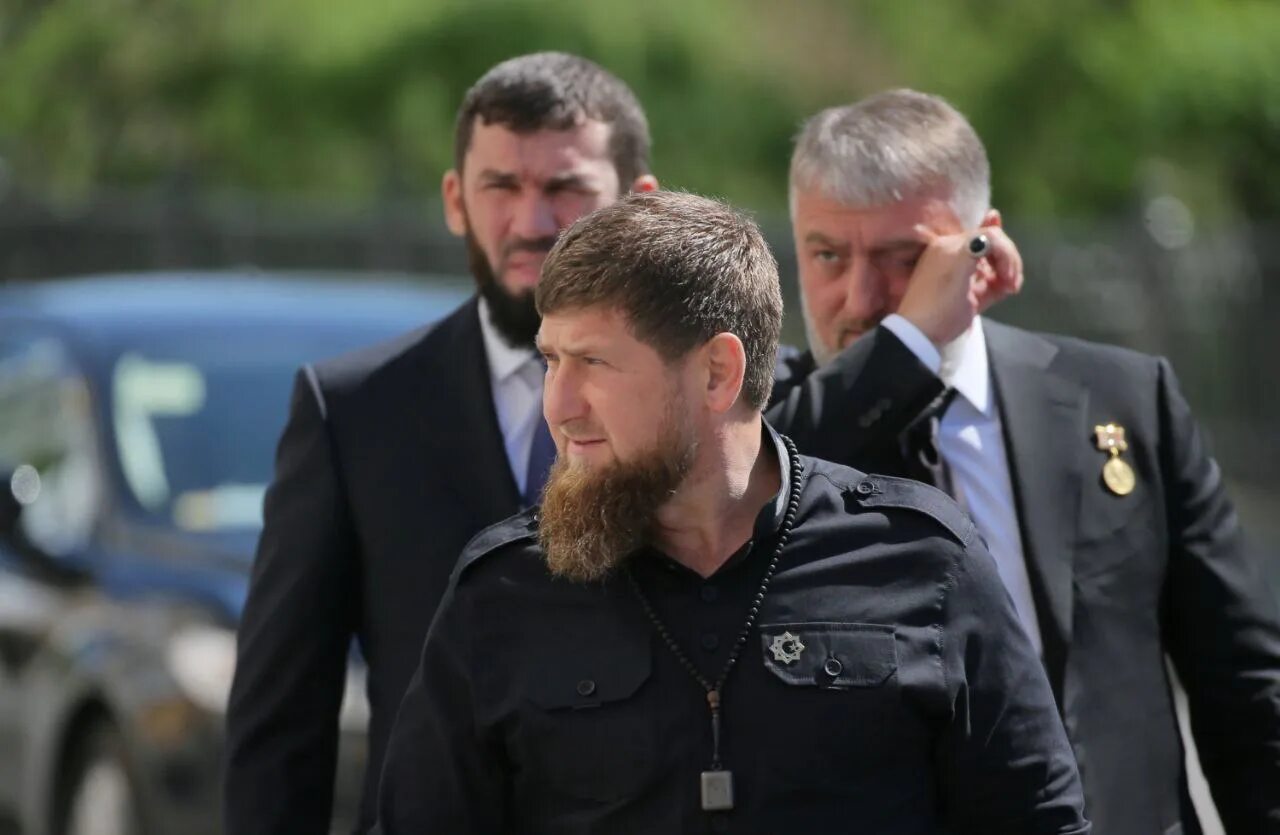 Кадыров о трагедии. Рамзан кадыров и делимханов. кадыров делимханов даудов.