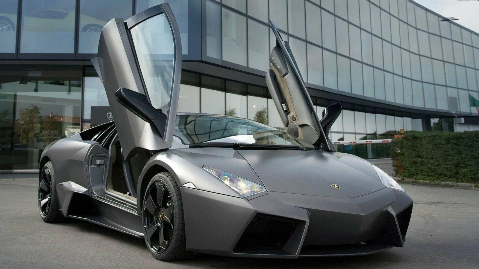 Lamborghini aventador red chrome. Ламборгини gt40. Lamborghini veneno roadster. Фотки самой крутой. Lamborghini revellto.