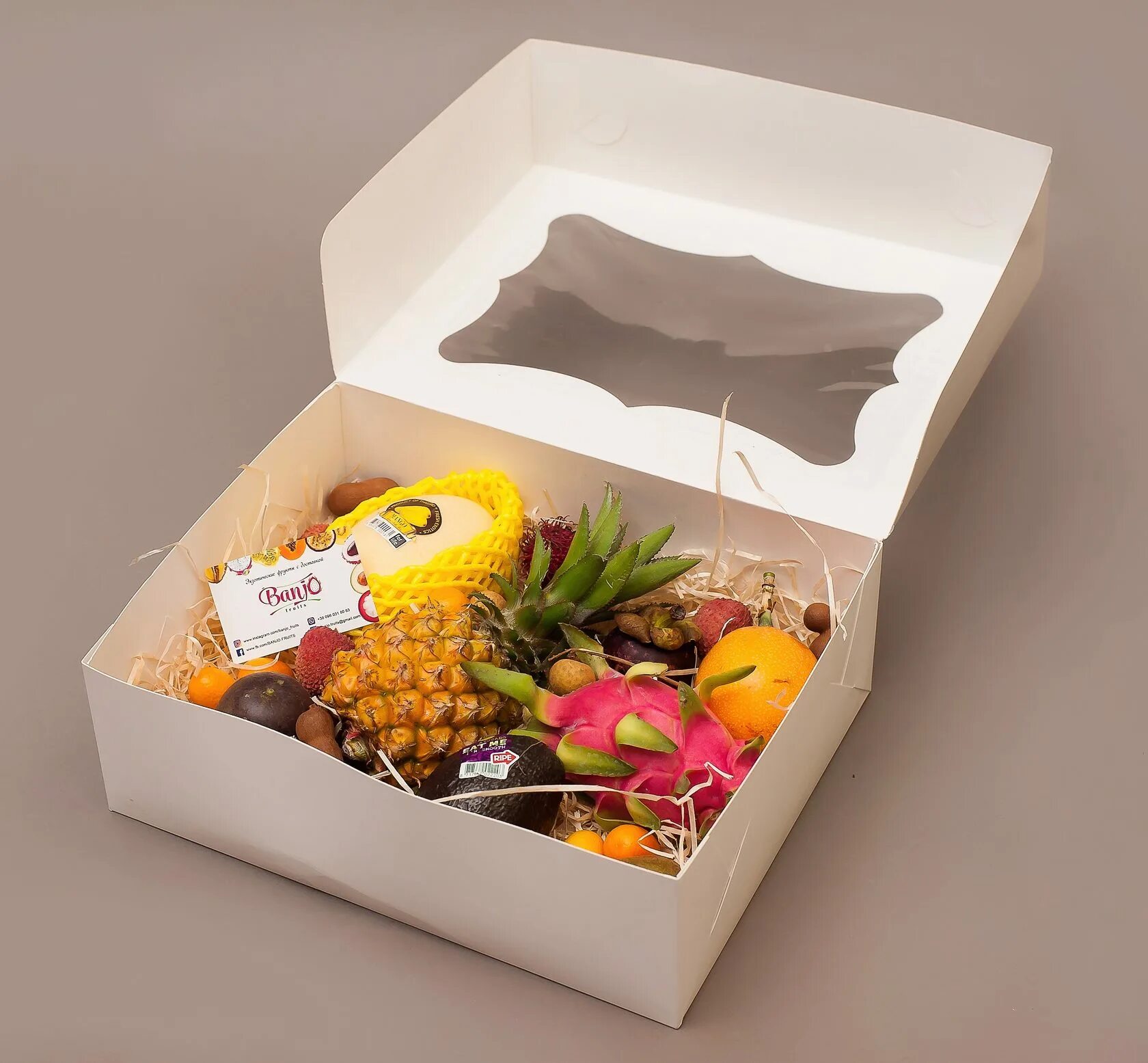 Подарочные коробки с фруктами. Подарочная коробочка с фруктами. Подарочный ящик с фруктами. Фрукты в коробке. Экзотический подарок