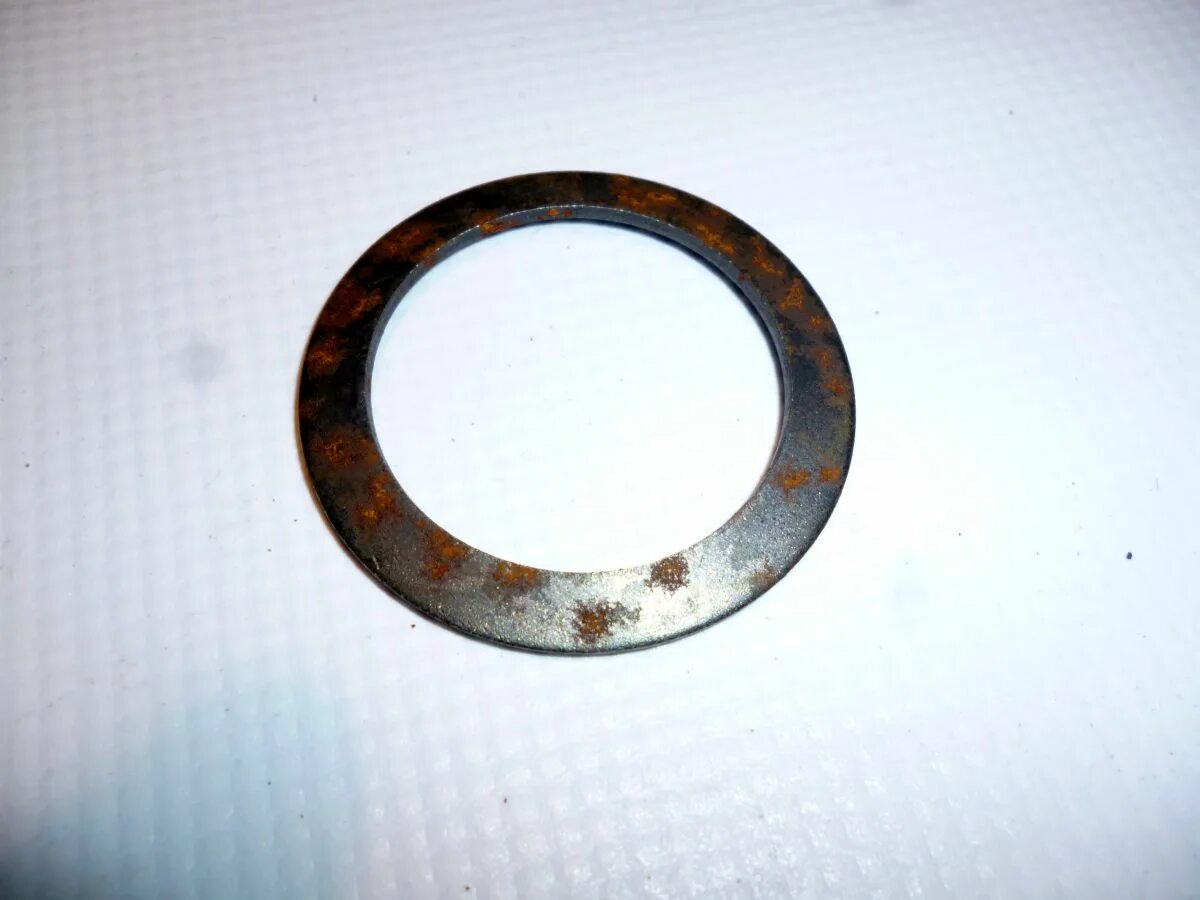 Кольцо кпп ваз. Кольцо пружинное первичного вала 2101. Штопорное кольцо первичного вала ВАЗ 2101. Кольцо пружинное подшипника 2101-1701035. Упорное кольцо первичного вала ВАЗ 2101.