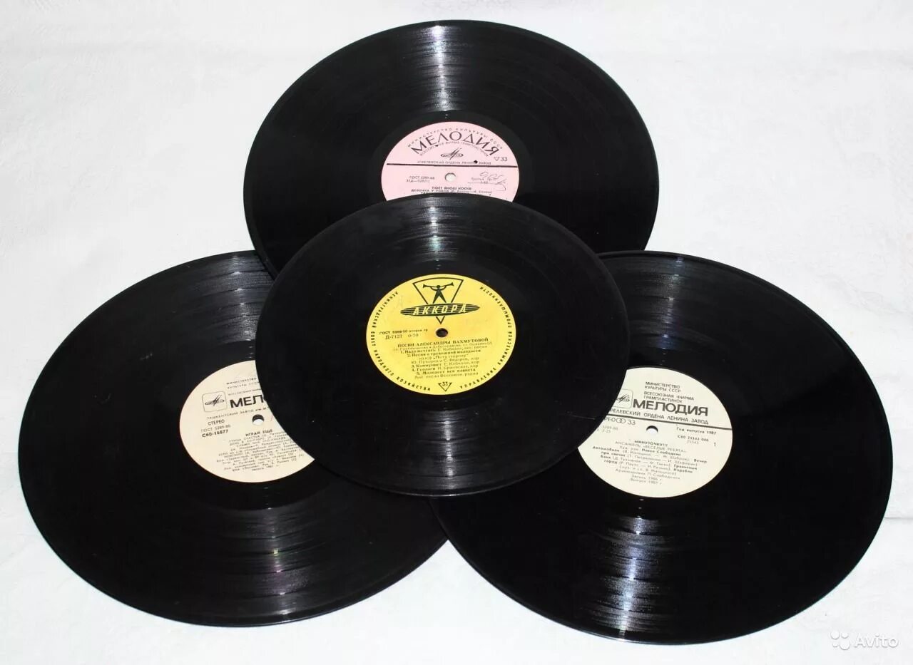 винилы классика. виниловые пластинки. виниловые пластинки борис brecha. прозрачная виниловая пластинка. виниловые пластинки classics.
