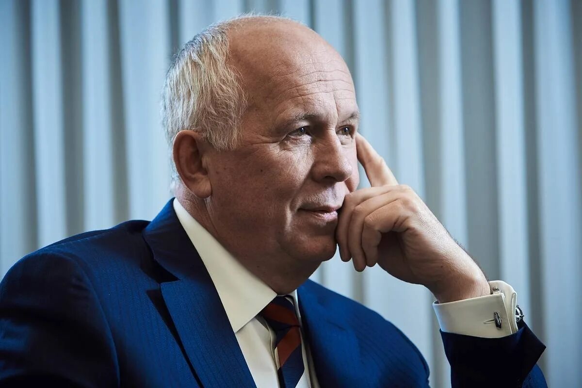 Чемезов сын. Ростех директор чемезов.