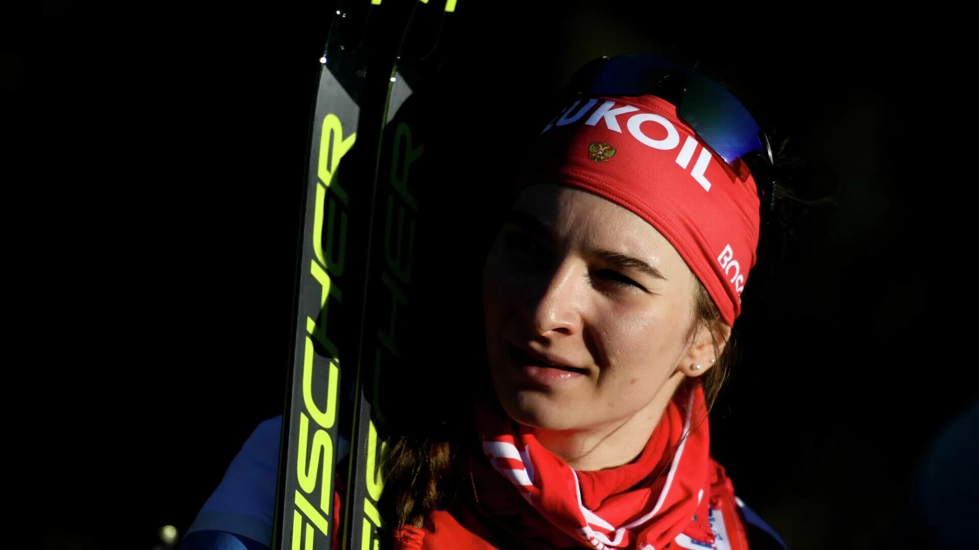 Большунов деминский марафон. Непряева олимпиада 2022. Наталья непряева тур де ски. Наталья непряева лыжница. Почему не выступает непряева.