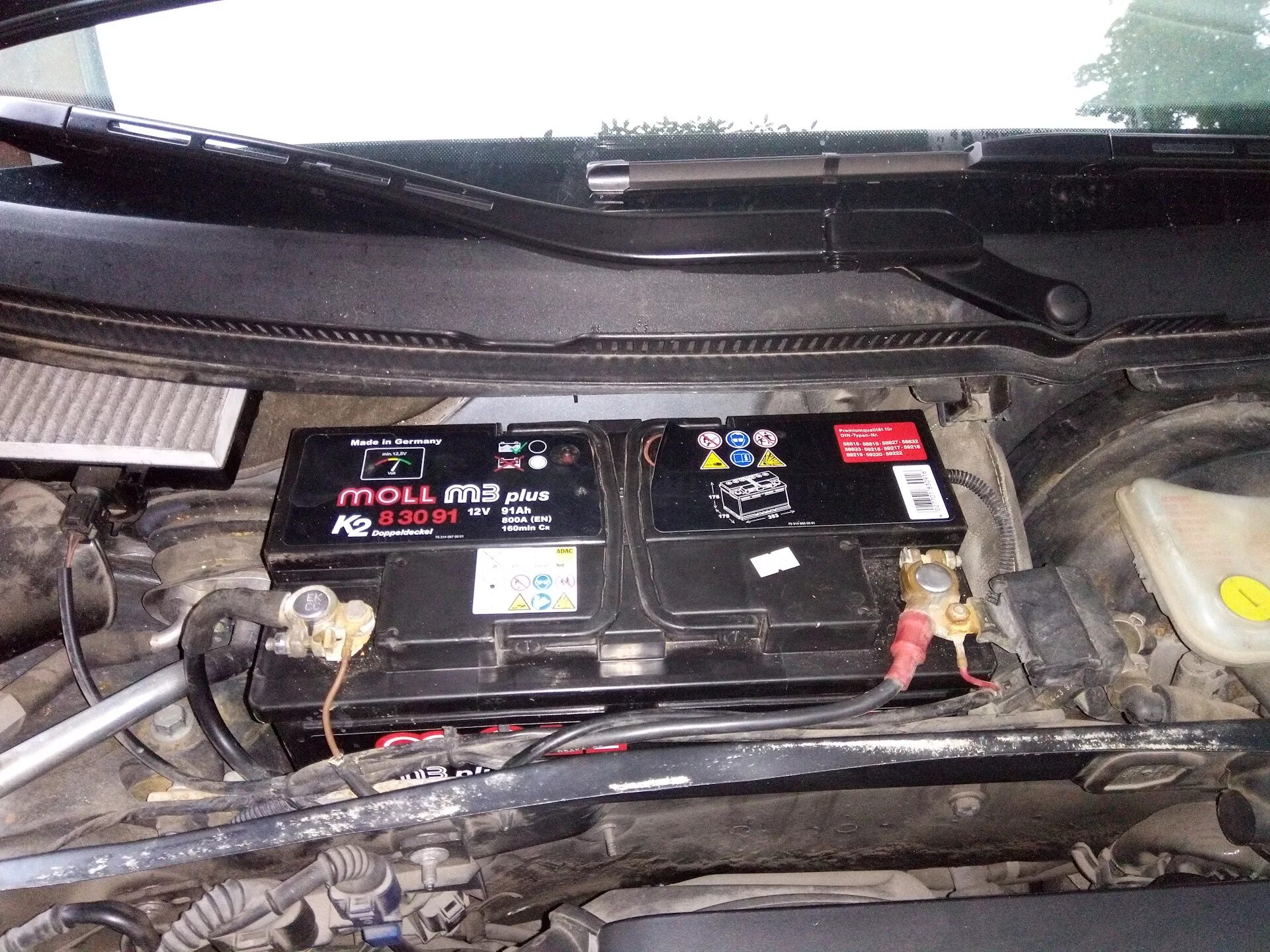 6. Аккумулятор ауди а6 с5. Audi a6 c6 аккумулятор. Аккумулятор audi a6 c7. Ауди а6 акб.