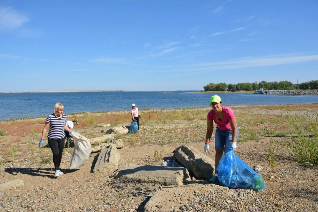 Ириклинское водохранилище оренбургская область новости. Водохранилище. Ириклинское водохранилище. Рыбалка на Ириклинском водохранилище 2022. Ирикла вода в водохранилище.