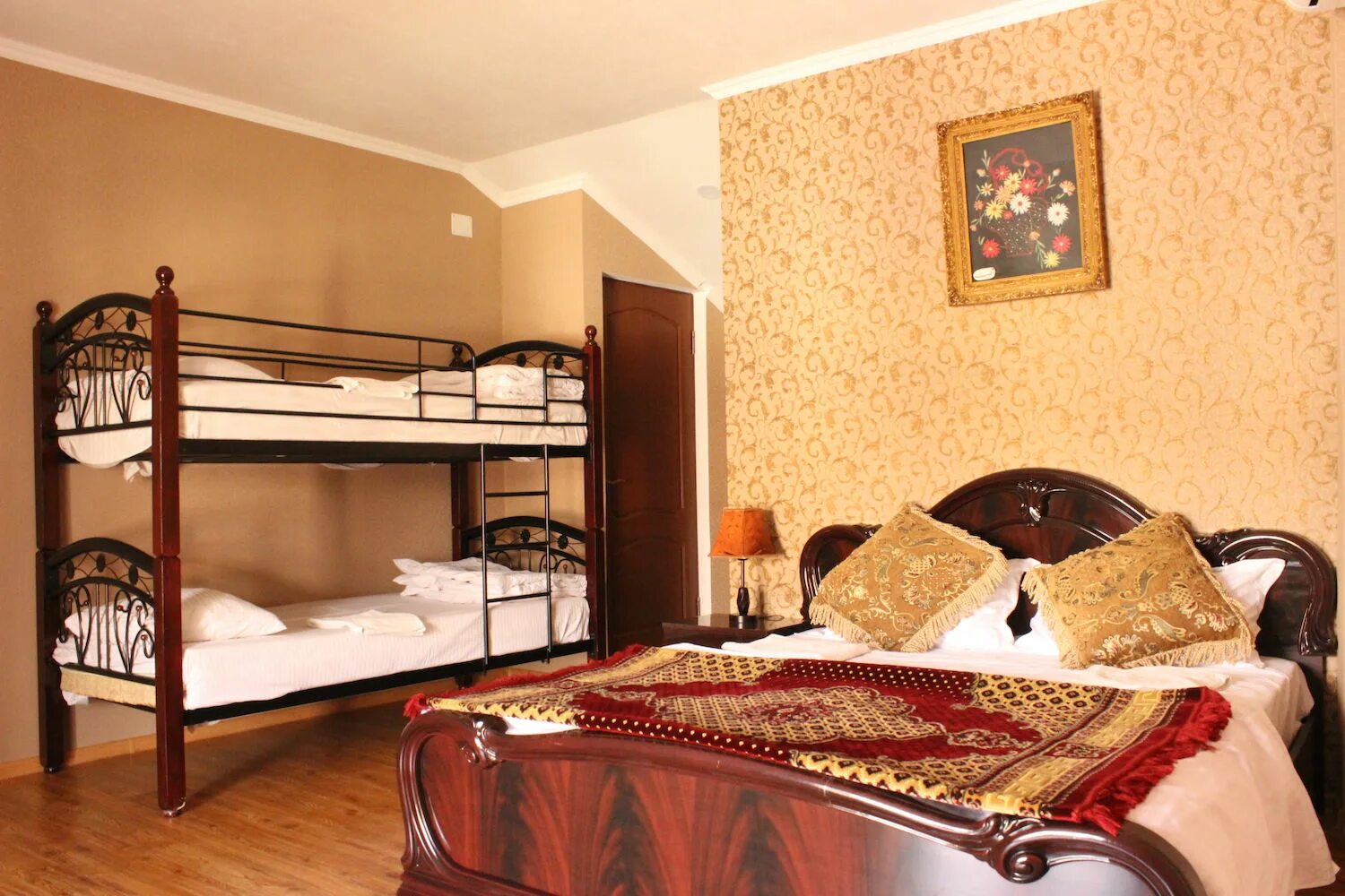 Посуточно душанбе. Грин хаус таджикистан. green hotel dushanbe. hotel green house dushanbe. гостиница green house в душанбе.