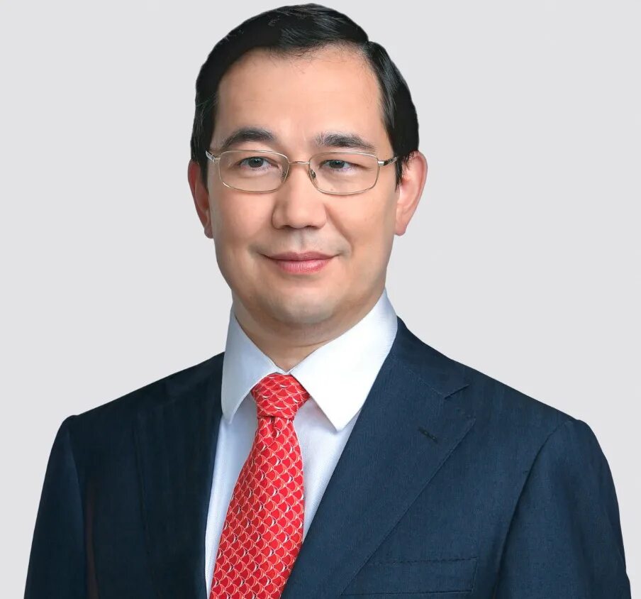 Глава якутии айсен. Президент якутии айсен сергеевич. Айсен сергеевич николаев. Айсен сергеевич николаев якутск. Айсен николаев якутия.