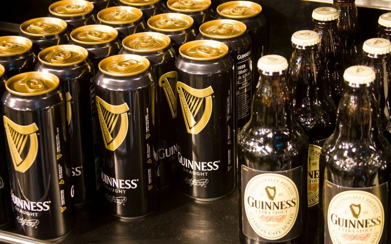 Азотное пиво купить. Пиво Guinness Draught. Guinness («Гиннесс») бутылка. Пиво Guinness с азотной капсулой. Гиннес пиво 0.33.