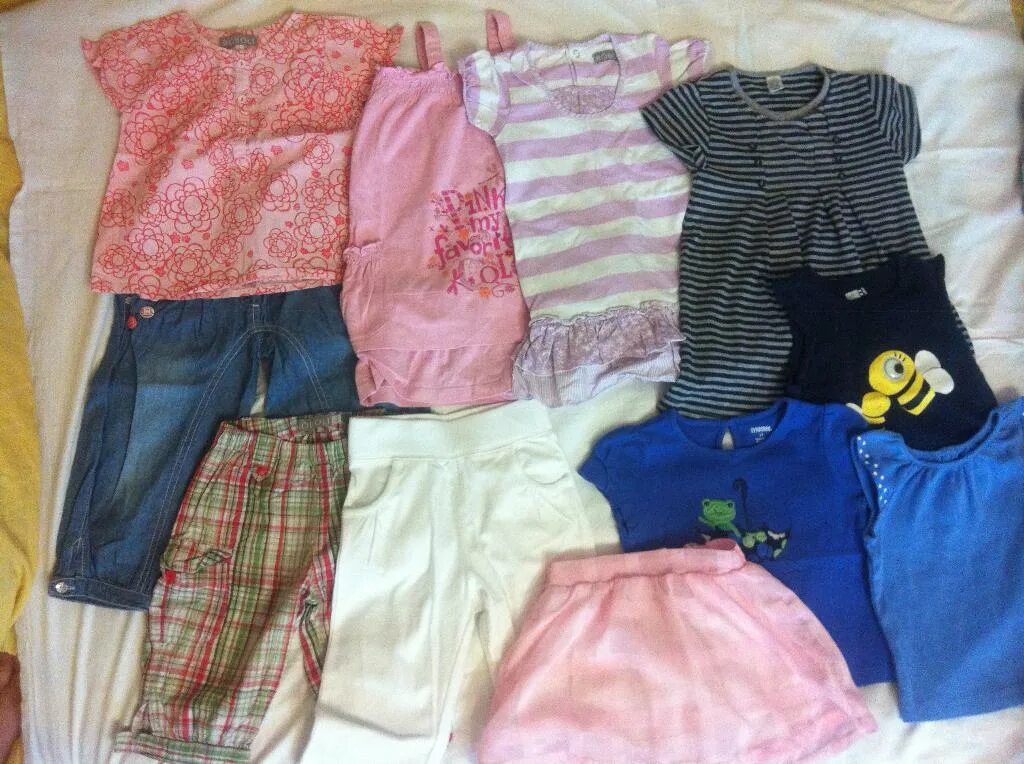 секонд хенд в мешках. белорусский текстиль одежда. одежда бу беларуси. народное одеяние беларусь. национальный костюм белорусцев.