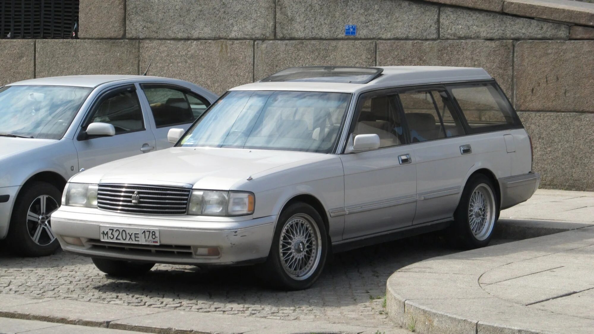 Toyota Crown универсал 1995. Тойота Краун 150 универсал. Тойота Краун универсал 92 года. Тойота Краун 140 универсал.