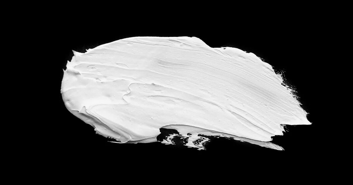 Краска white. Белый цвет краска. Ультра белая краска. Белая и ультрабелая краска. Ребенок в белой краске.