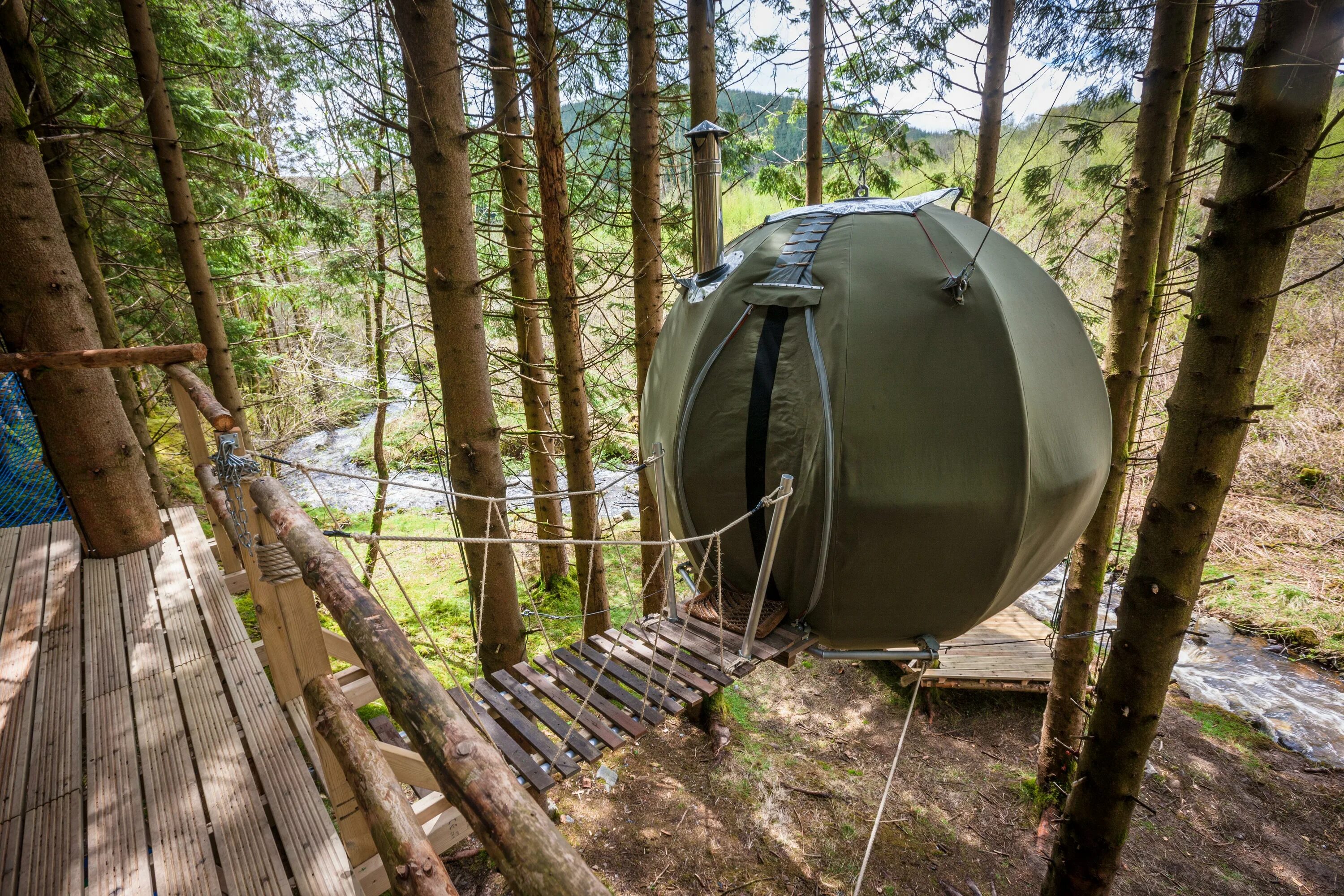 Глэмпинг шалаш. Treehouse camping переславль залесский. Treehouse camping переславль залесский. Tree house кишинев. Глэмпинг дом на дереве.