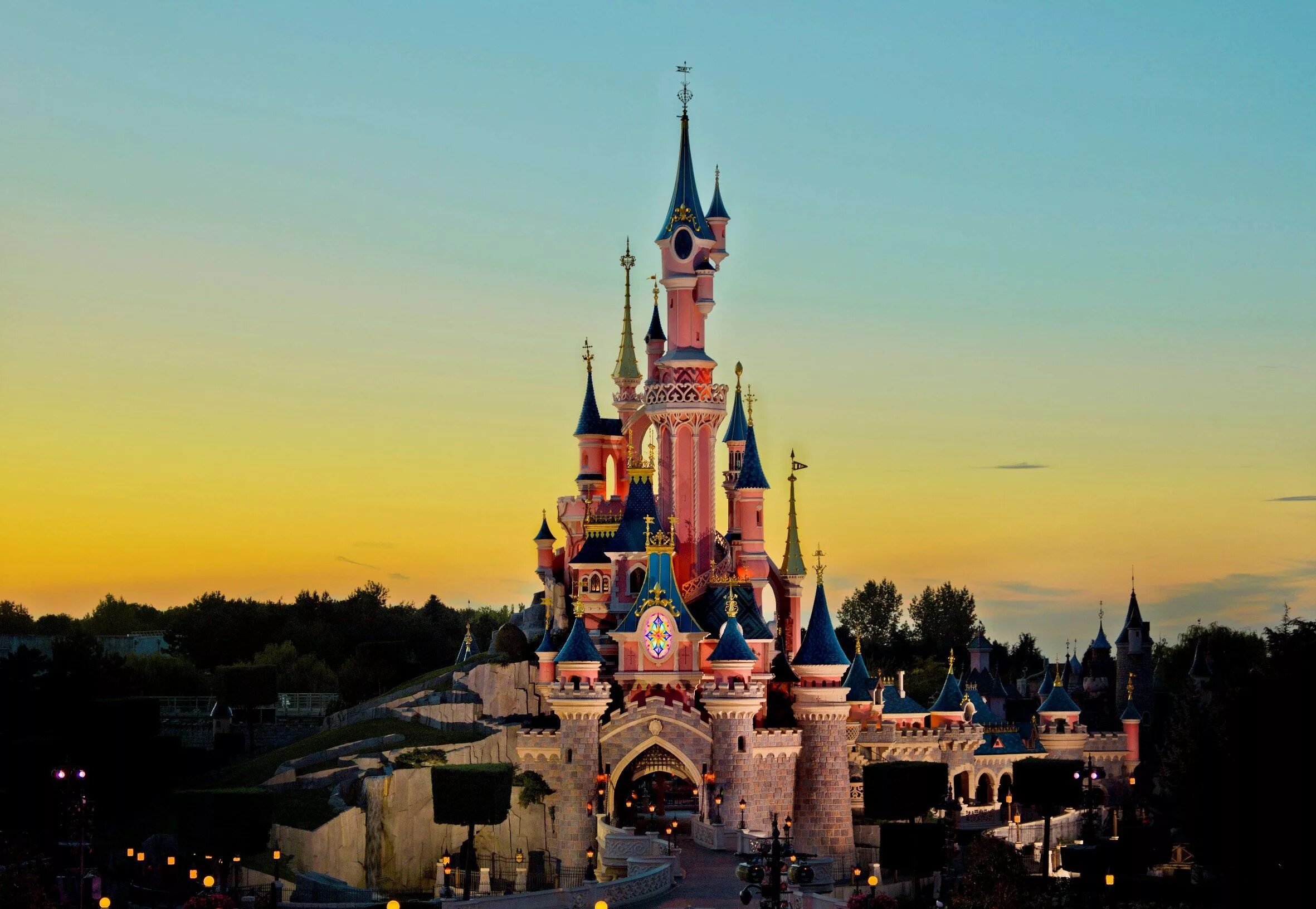 Я куплю билет в евродиснейленд песня. Парк Уолт Дисней в Париже. Уолт Дисней замок. Диснейленд Париж (Disneyland Paris). Замок Диснейленд Франция.
