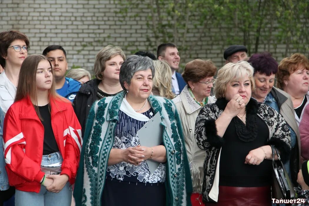 Улицы тайшета с жилыми домами. Занятости тайшет. Тайшет почтамт. Тайшет. Школа номер 23 тайшет.